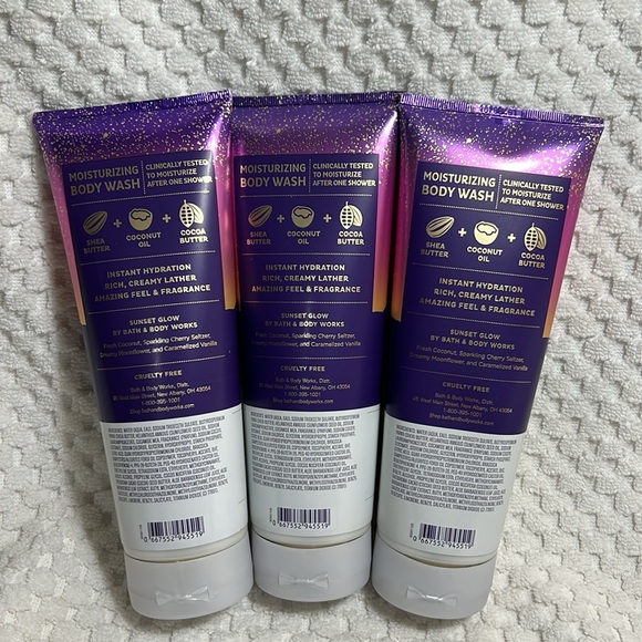 Bath and Body Works Sunset Glow Body Wash - Picture 2 of 3